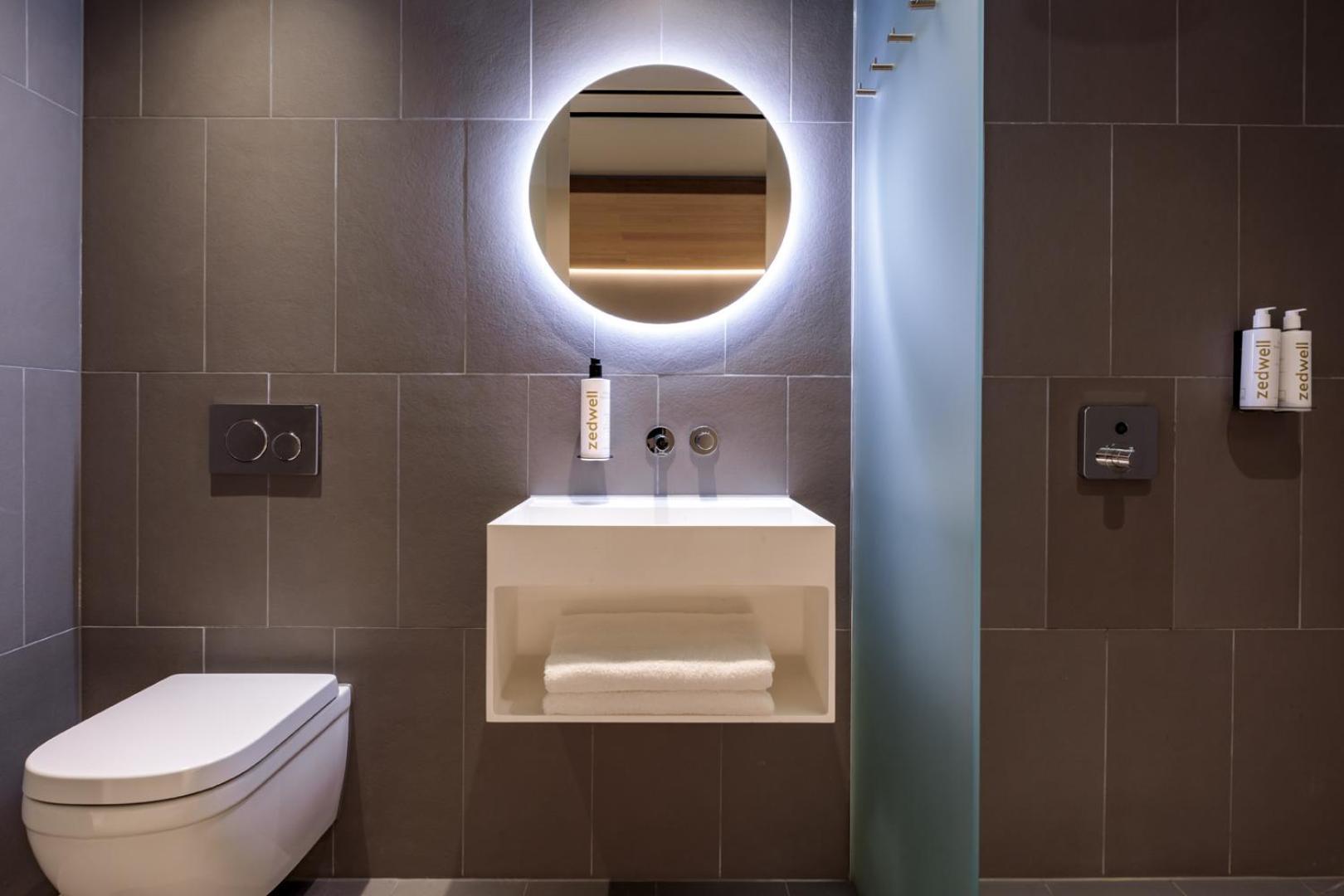 Zedwell Underground Hotel Tottenham Court Rd لندن الغرفة الصورة