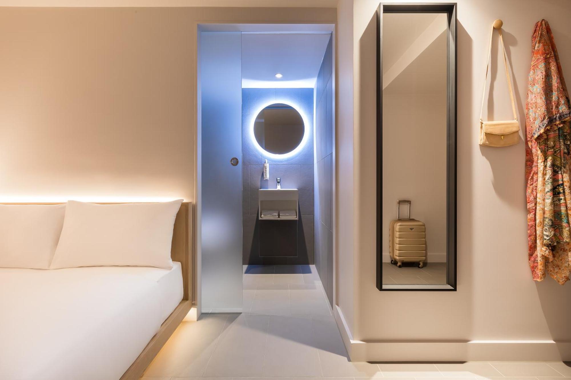 Zedwell Underground Hotel Tottenham Court Rd لندن الغرفة الصورة