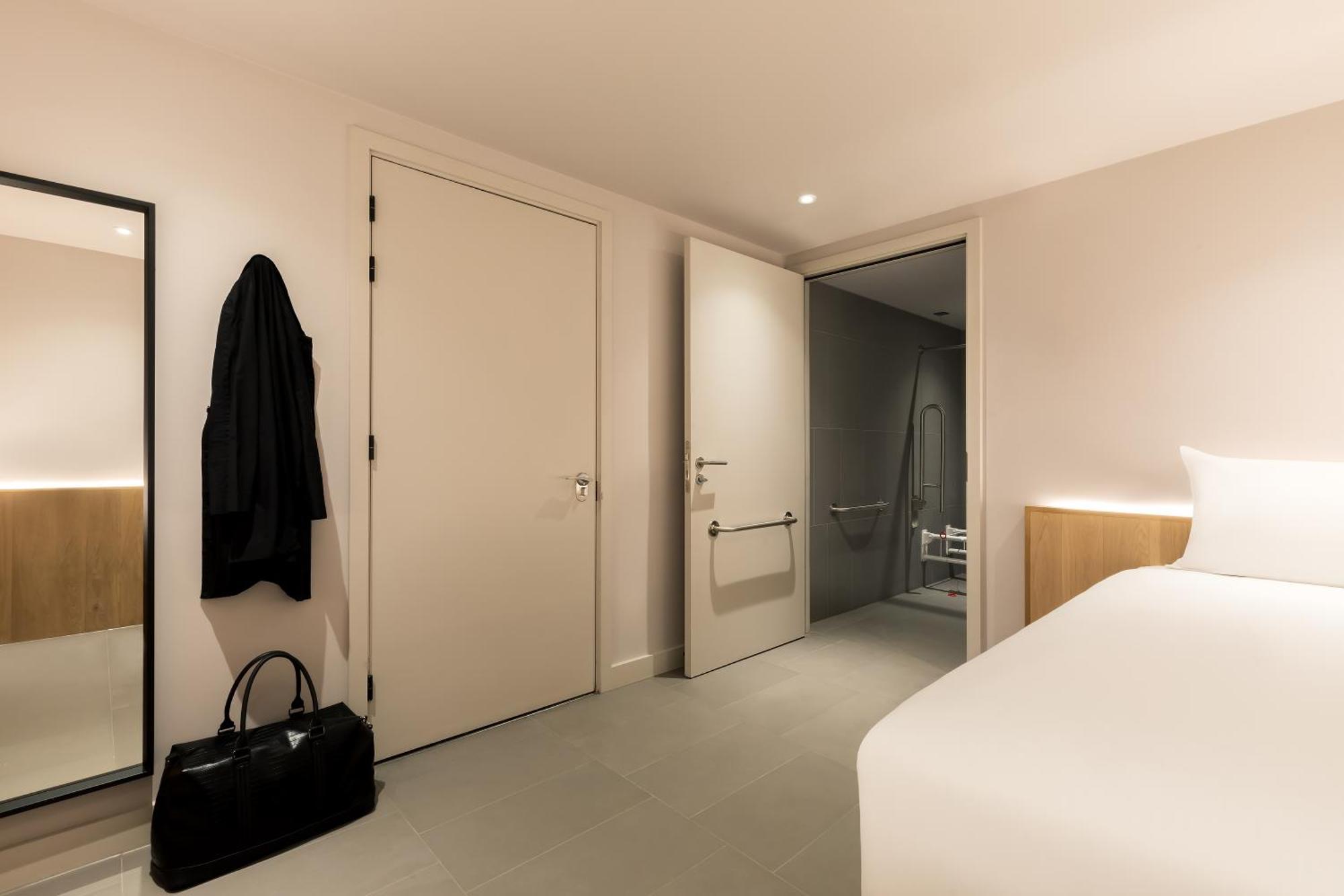Zedwell Underground Hotel Tottenham Court Rd لندن الغرفة الصورة