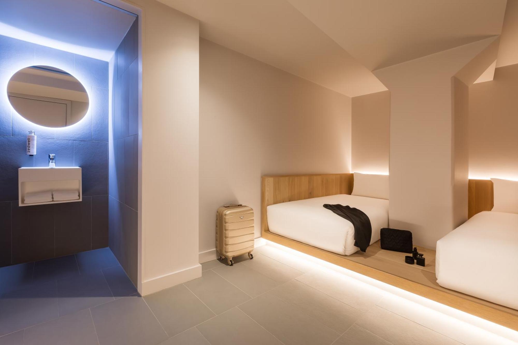 Zedwell Underground Hotel Tottenham Court Rd لندن الغرفة الصورة