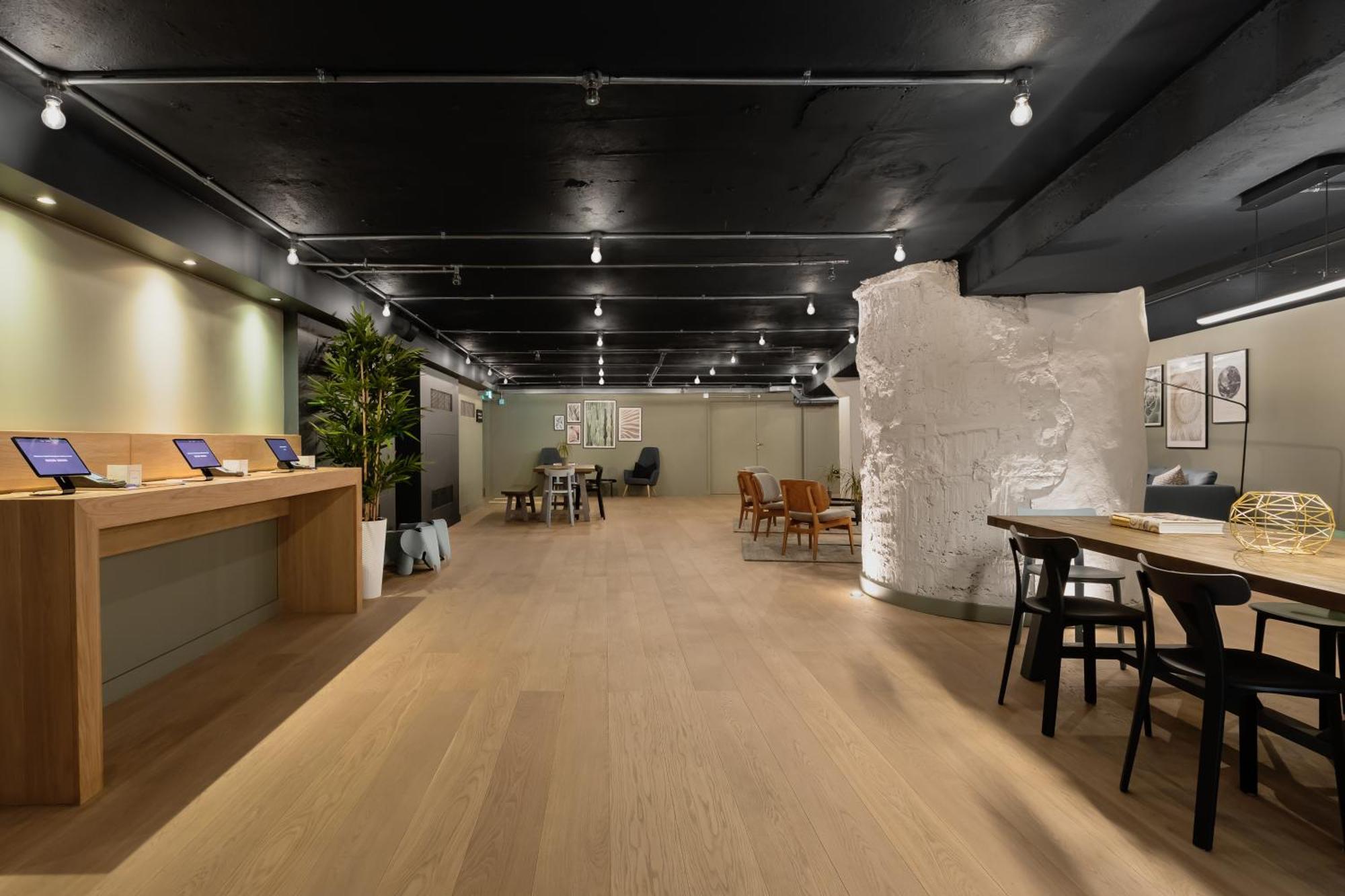 Zedwell Underground Hotel Tottenham Court Rd لندن المظهر الخارجي الصورة