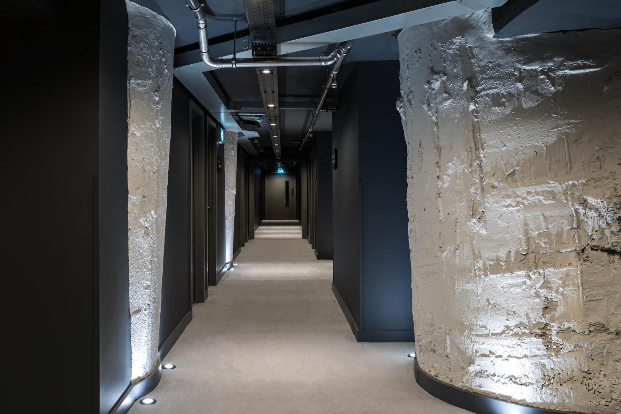 Zedwell Underground Hotel Tottenham Court Rd لندن المظهر الخارجي الصورة